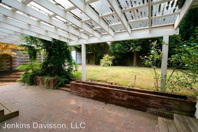 Building Photo - 4 br, 2 bath House - 4124 SE Ash Street