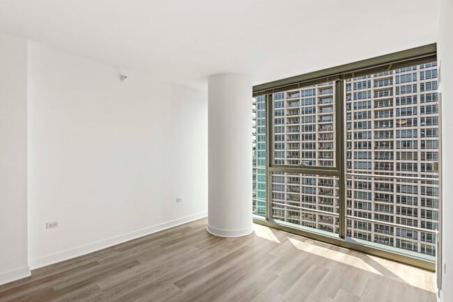 Building Photo - 348 W Wolf Point Plaza