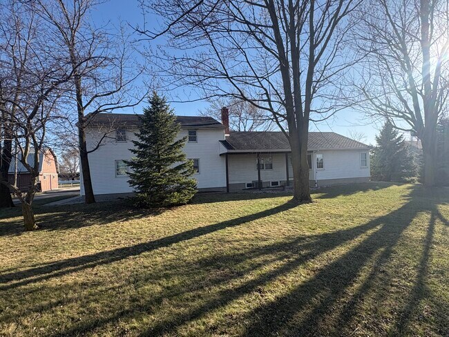 Foto del edificio - 14206 Grabill Rd