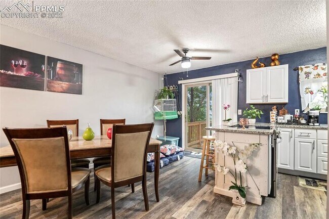 Building Photo - 4565 Eastcrest Cir E