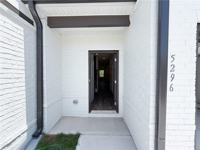 Foto del edificio - 5296 Magnolia Pl