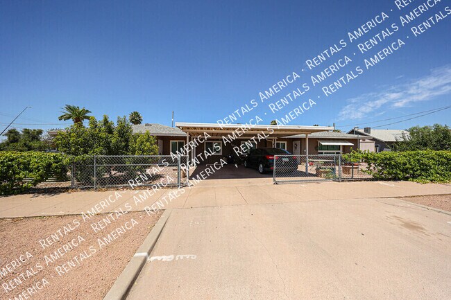 Building Photo - 160 S Hibbert