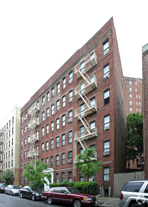 Primary Photo - 214 Sterling Pl