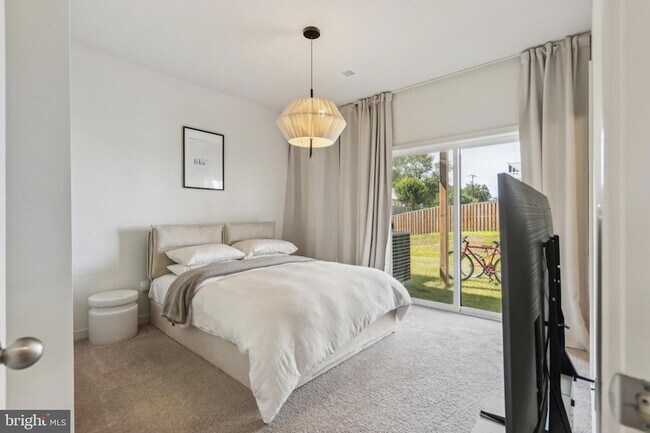 Foto del edificio - 400 Honeyberry Ln