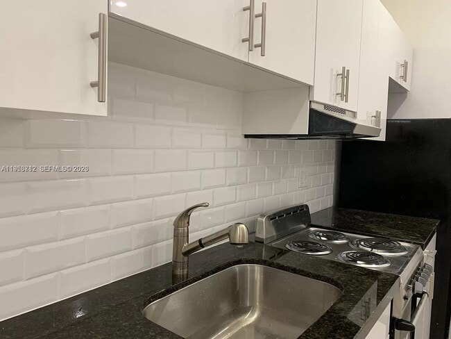 Foto del edificio - 319 W 28th St