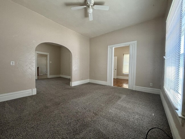 Building Photo - 800 N Grimes St