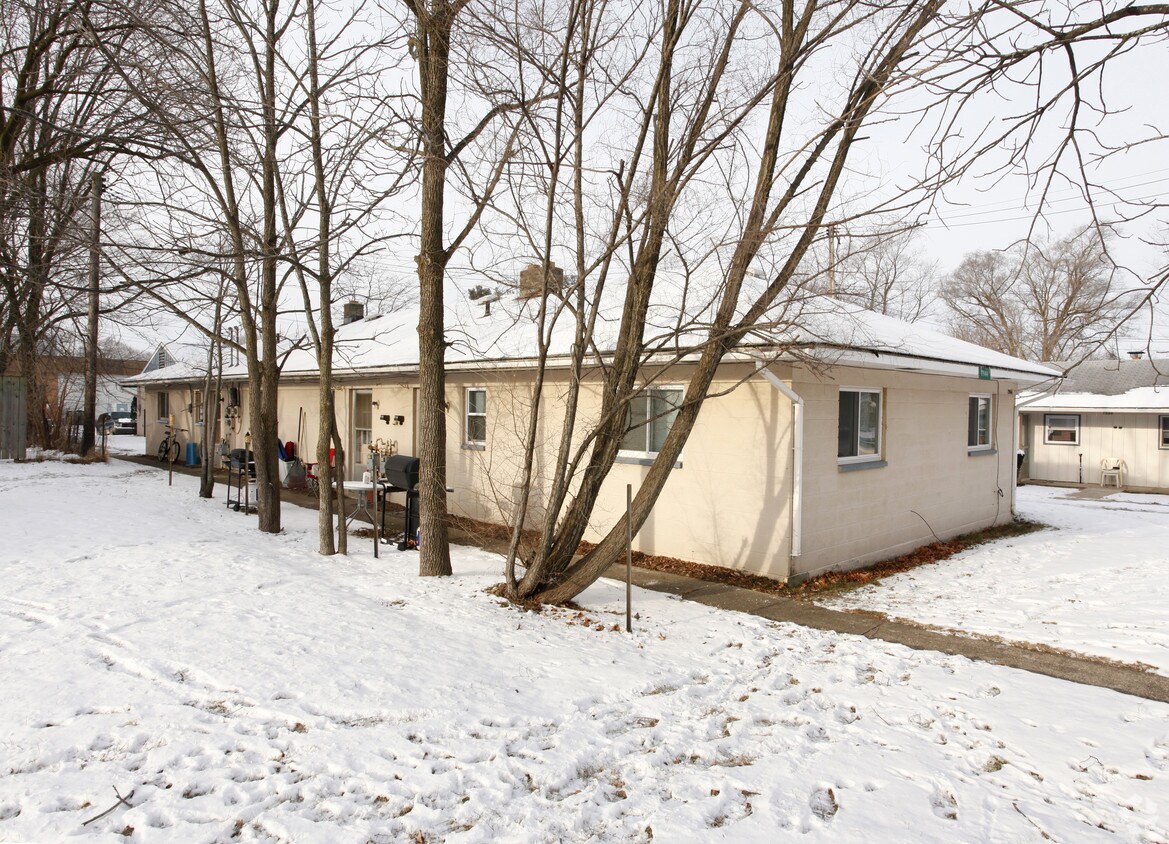 7944 Grand St, Dexter, MI 48130 Apartments in Dexter, MI