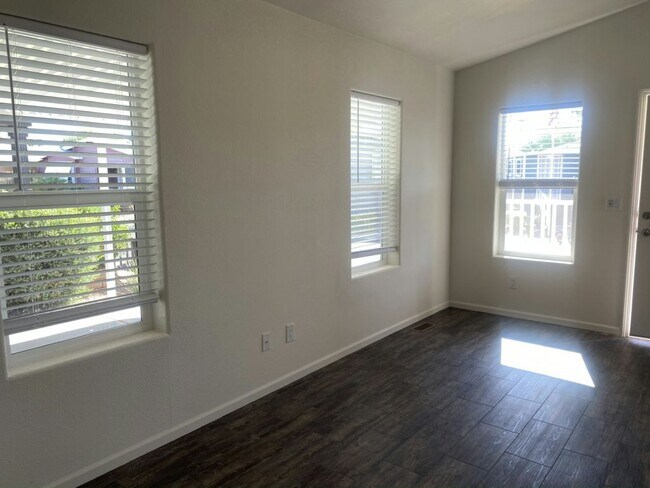 Foto del edificio - 16610 N 1st Ave
