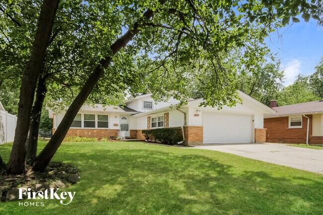 Building Photo - 17113 Elm Dr