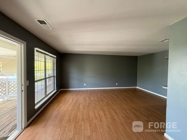 Photo - 102 Calhoun St Apartment