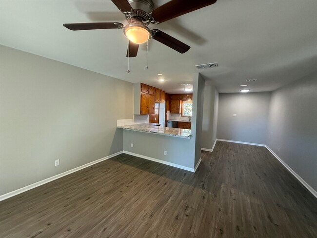 Foto del edificio - 176 W Sweetbriar Dr