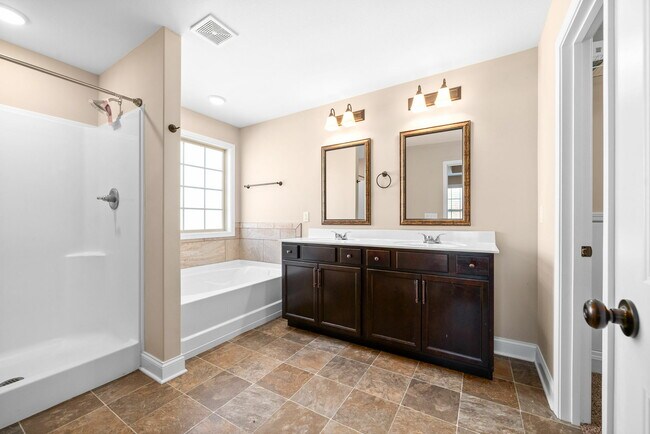Building Photo - 112 Sycamore Hill Dr
