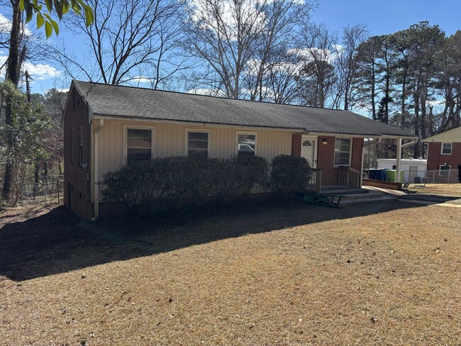 Building Photo - 1012 Powell Dr