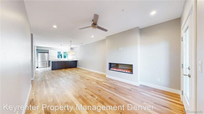 Building Photo - 3 br, 2.5 bath House - 1930 Grove St Unit 3