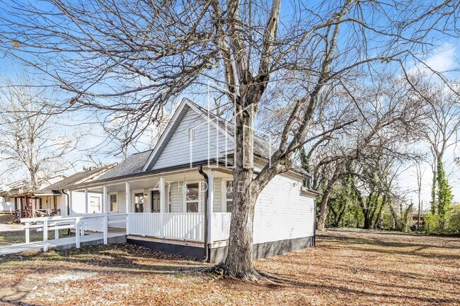 Building Photo - Winston Salem - Newly Remodeled 3 bedroom,...