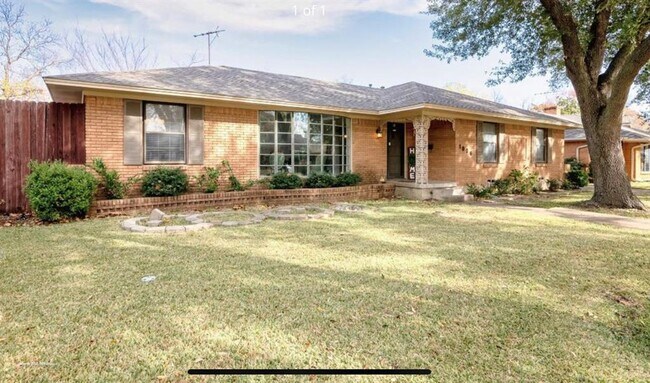 Building Photo - 1806 Robin Ln