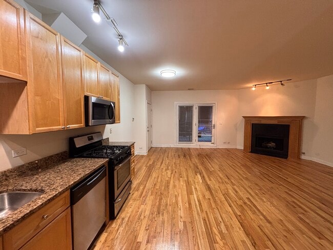Foto del edificio - 3349 N Clark St