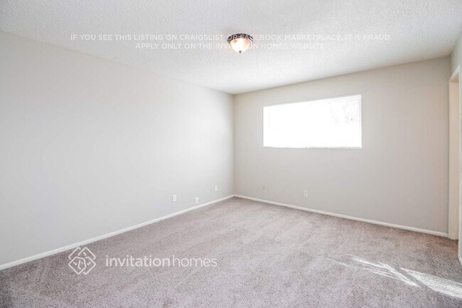 Foto del edificio - 1249 E 8th St