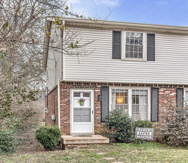 Building Photo - 2503A Blair Blvd