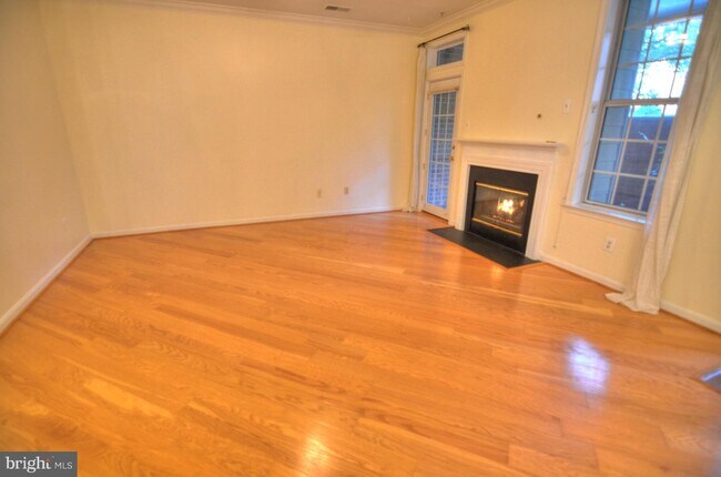 Building Photo - 11313 Sundial Ct