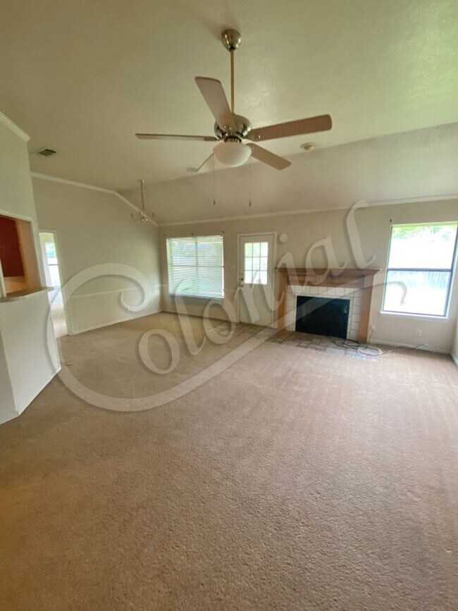 Foto del edificio - AVAILABLE NOW; APPLY AT OUR WEBSITE TODAY!