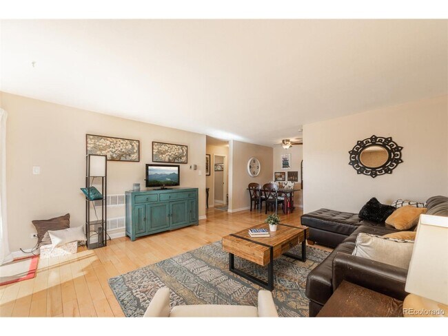 Foto del edificio - 1366 Garfield St
