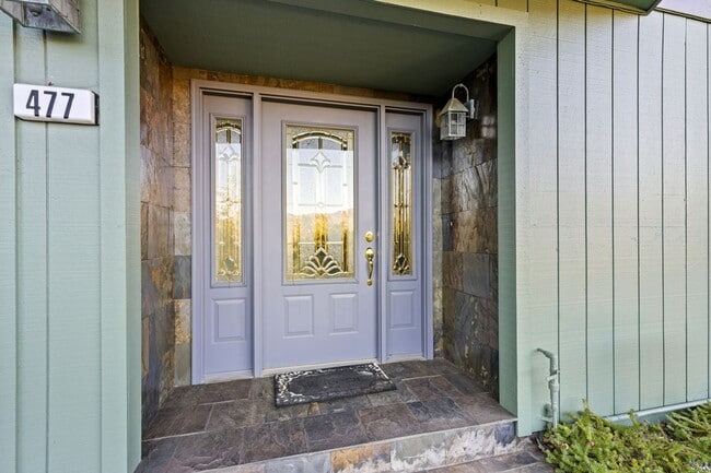 Foto del edificio - Breathtaking Views & Luxurious Furnished Rental in Oakmont's 55+ Community!