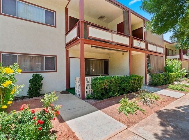 Foto del edificio - 350 E Desert Inn Rd