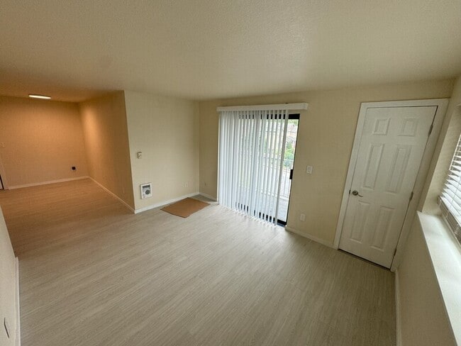 Photo - 929 N 105th St Apartment