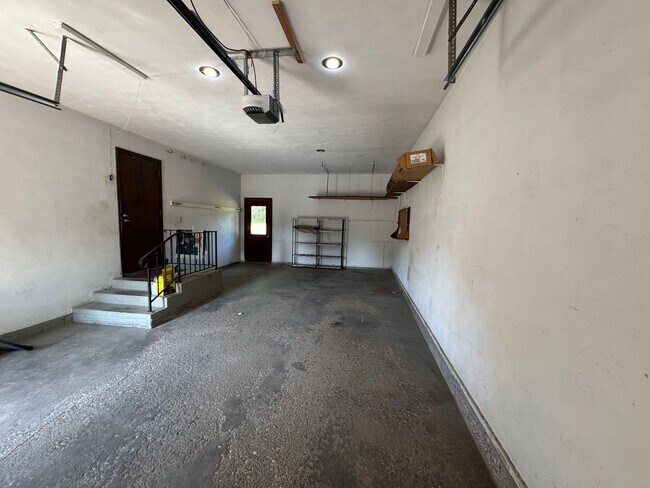 Foto del edificio - 3 bedroom 2 bath home with a bonus room in Davenport