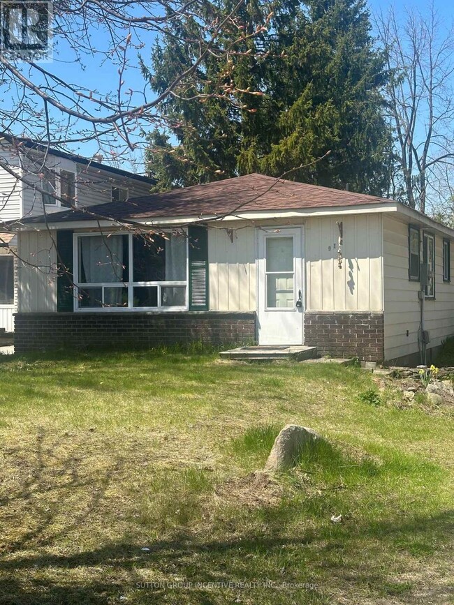 Building Photo - 912 Innisfil Beach Rd