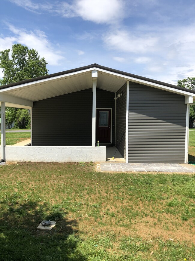 Building Photo - 31 Crest Dr