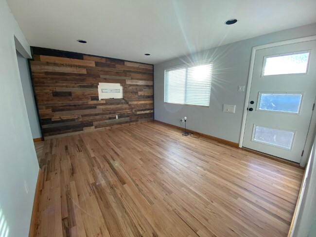 Building Photo - 8830 Ithaca Way