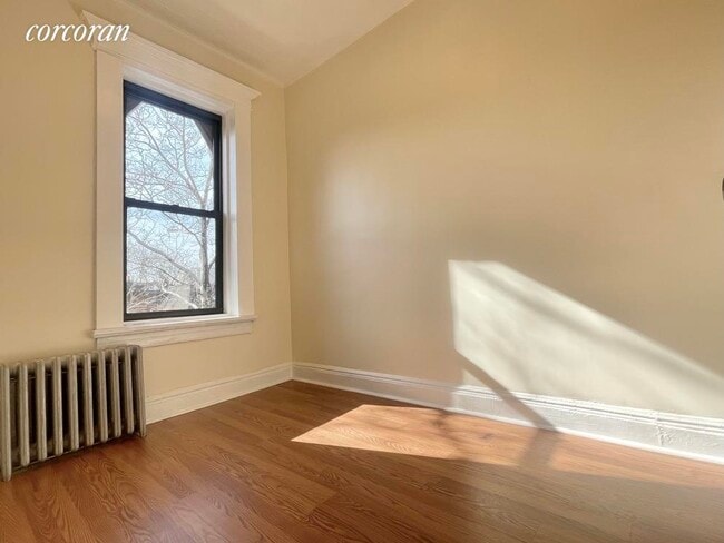 Building Photo - 429 48th St