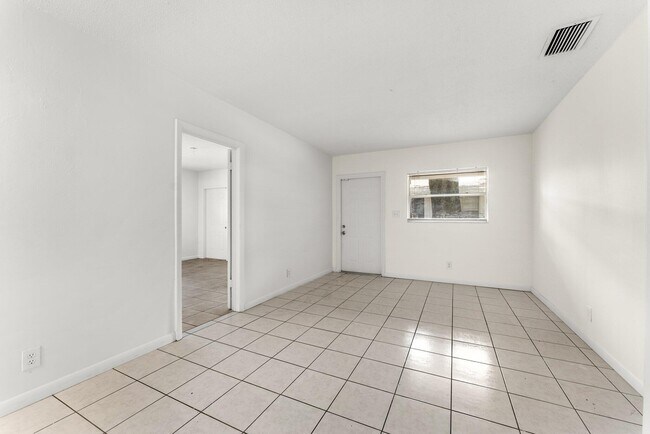 Building Photo - 923 W Las Olas Blvd