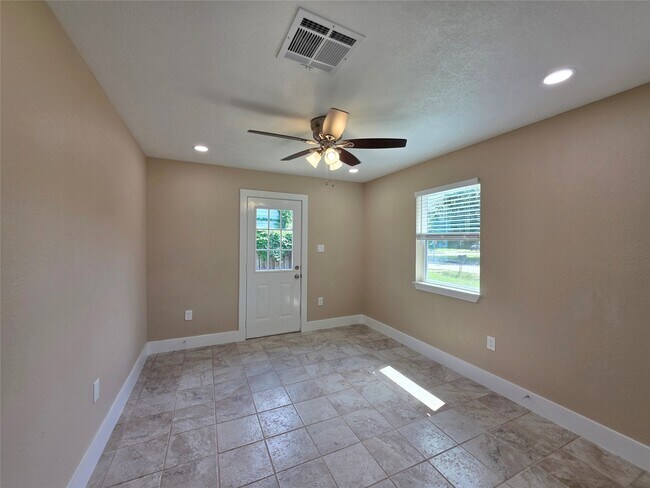 Foto del edificio - 2306 19th Ave N