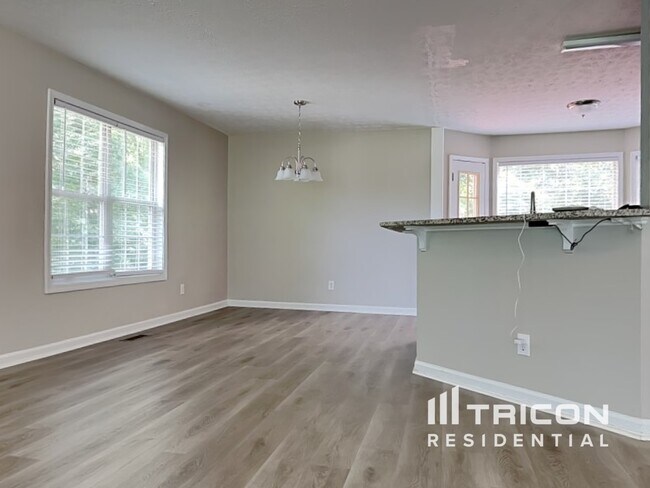 Foto del edificio - 2114 Lindley Ln
