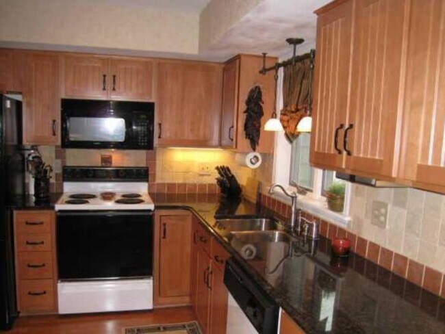 Foto del edificio - 3 bedroom in East Syracuse NY 13057
