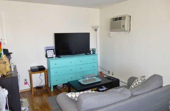 Building Photo - 22 N Franklin St