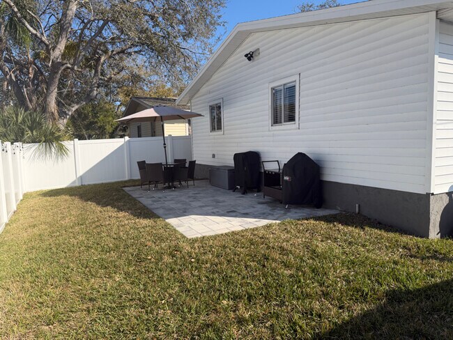 Foto del edificio - 611 16th Ave S