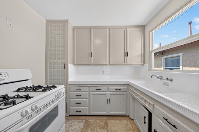 Foto del edificio - 3630 Highland Ave