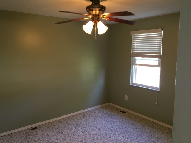 Foto del edificio - 315 Bellford Ct