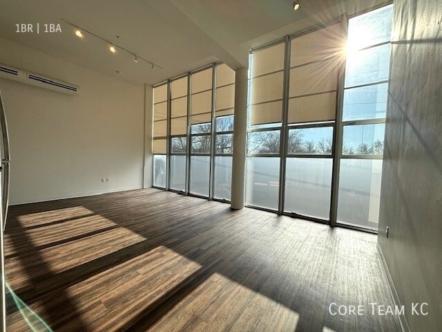 Building Photo - 1 Bedroom in Westside KC