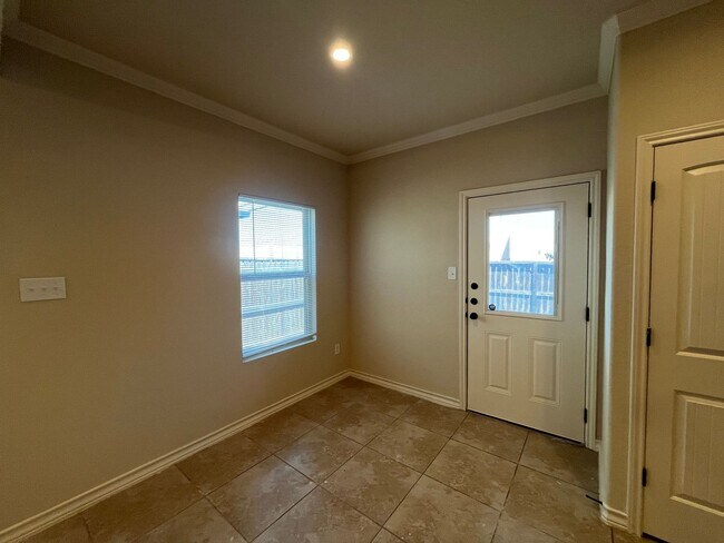 Building Photo - 7113 Micayla Cv