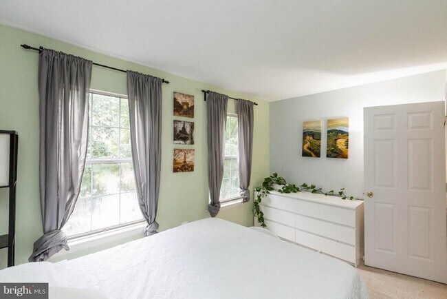 Foto del edificio - 14308 Lindendale Rd