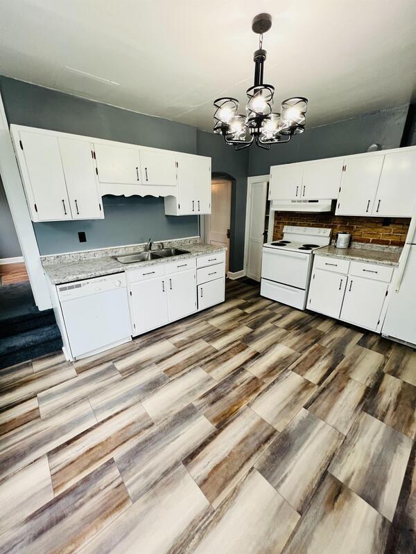 Building Photo - 809 Forest Rose Ave