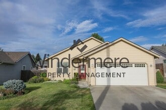 Building Photo - 236 NE Flowers Ln