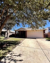 Building Photo - 15021 Drusilla's Dr