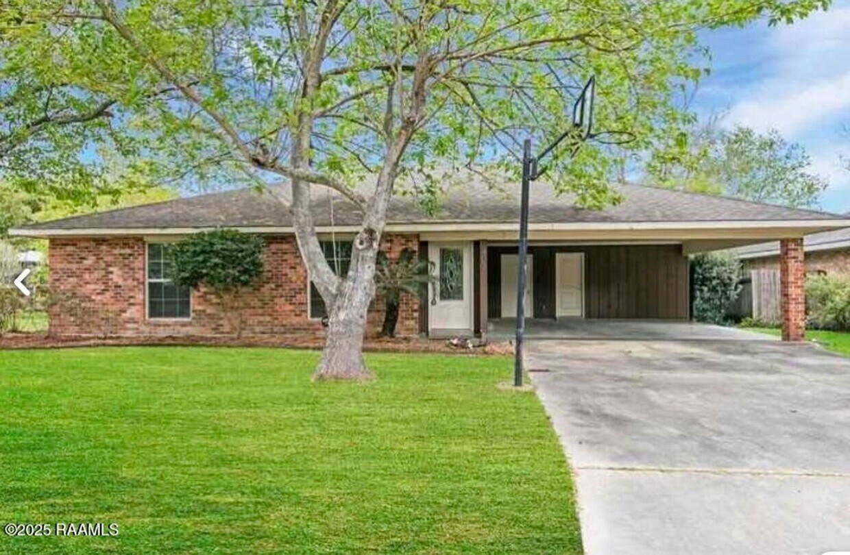 Primary Photo - Charming 3-bedroom, 2-bathroom home