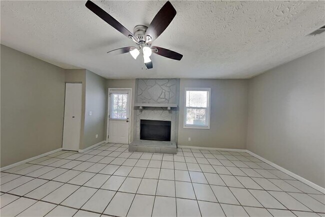 Foto del edificio - 1160 Creekwood Cove